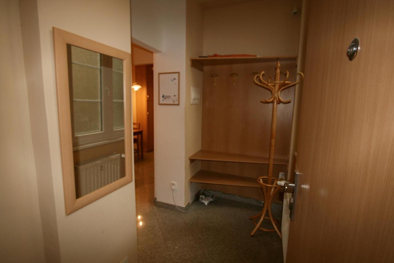 Apartment No. 12 Trziste 29 卡罗维发利 外观 照片
